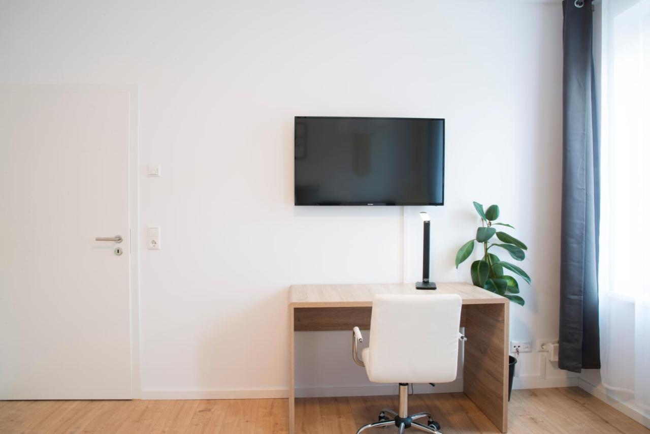 Schoene Ferienwohnung 78M2, 3 Schlafzimmer, 2 Baeder, Zentrumnah, 1Og Erfurt Extérieur photo
