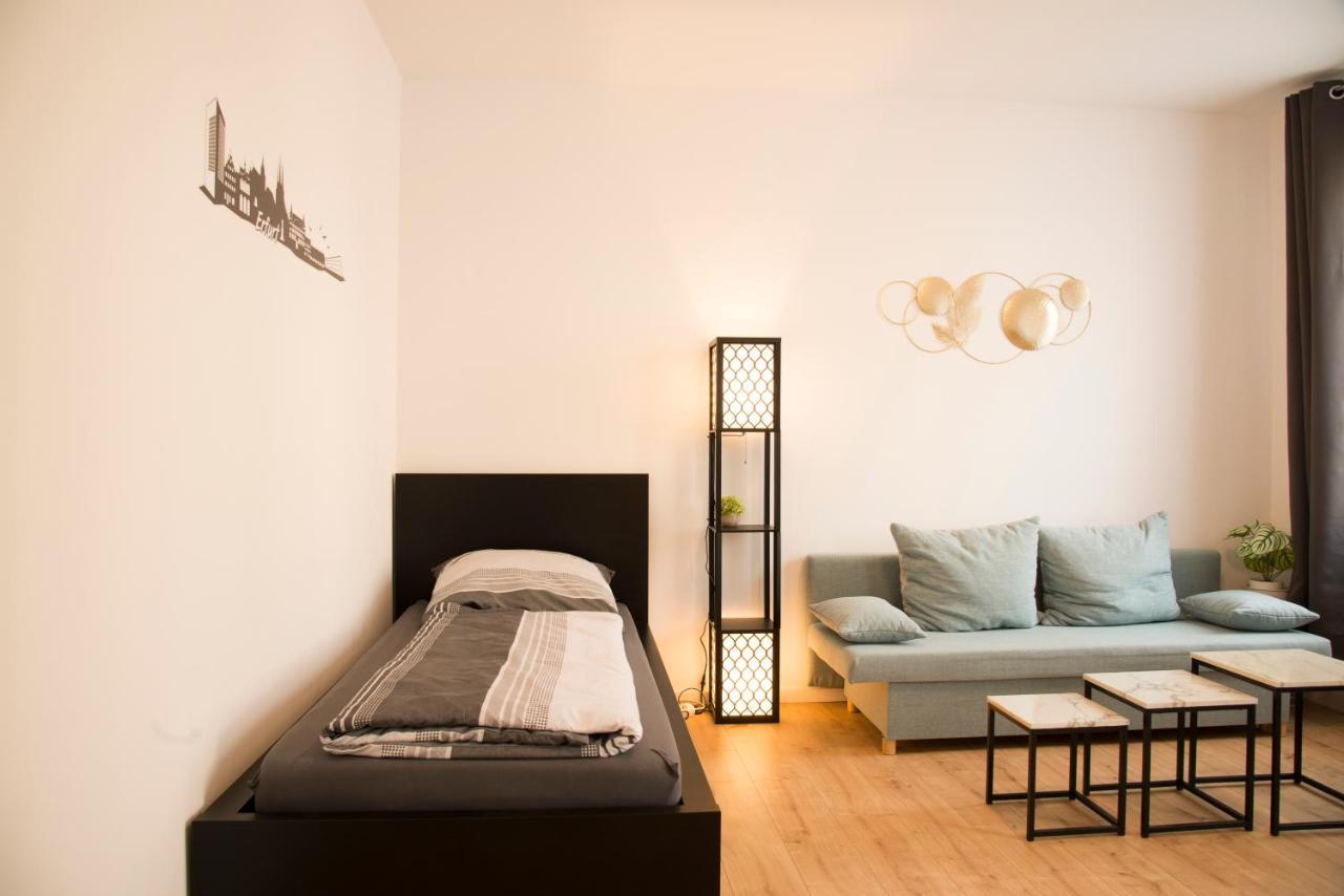Schoene Ferienwohnung 78M2, 3 Schlafzimmer, 2 Baeder, Zentrumnah, 1Og Erfurt Extérieur photo