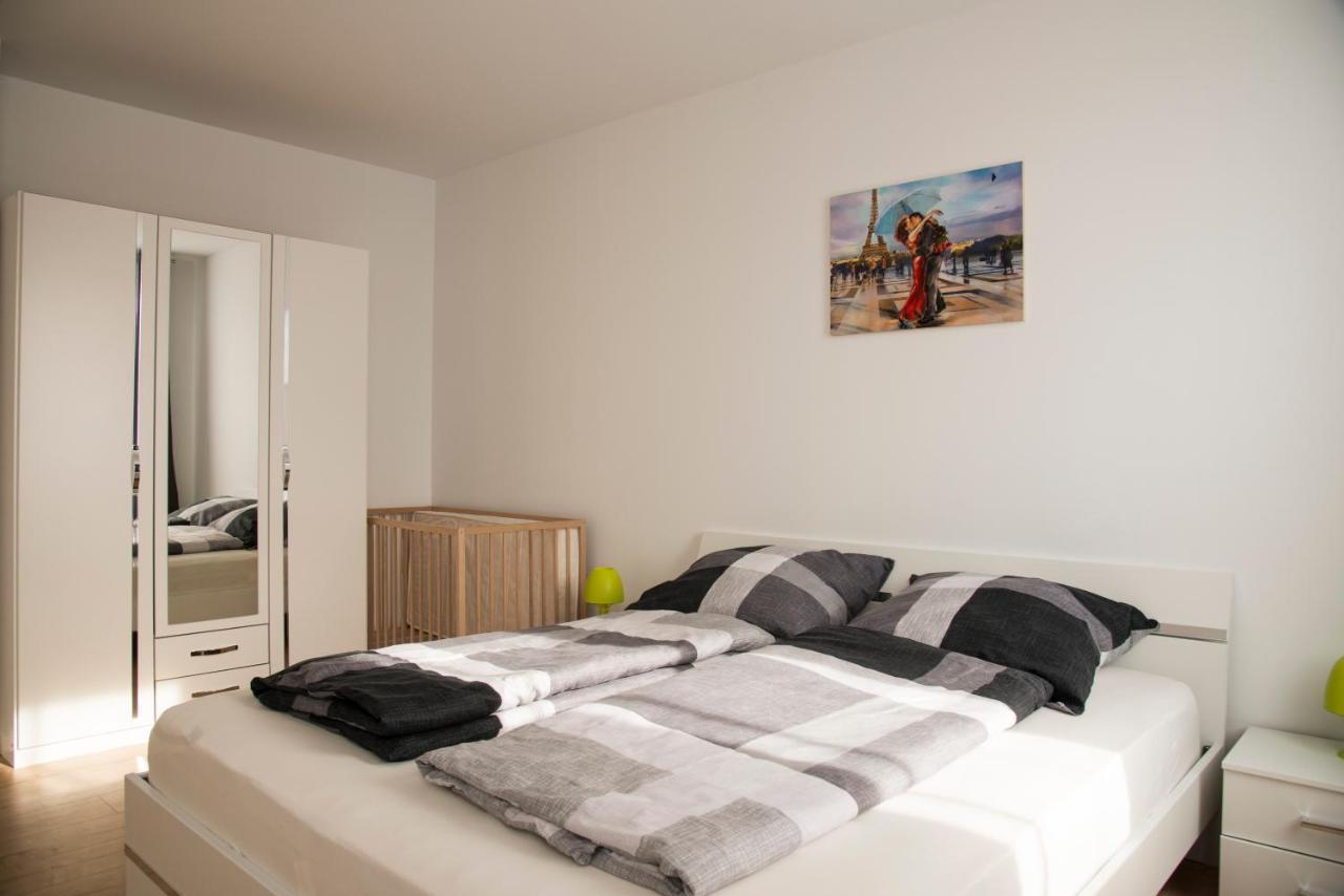 Schoene Ferienwohnung 78M2, 3 Schlafzimmer, 2 Baeder, Zentrumnah, 1Og Erfurt Extérieur photo
