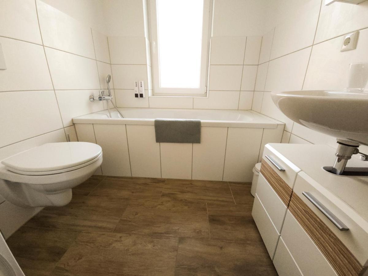Schoene Ferienwohnung 78M2, 3 Schlafzimmer, 2 Baeder, Zentrumnah, 1Og Erfurt Extérieur photo