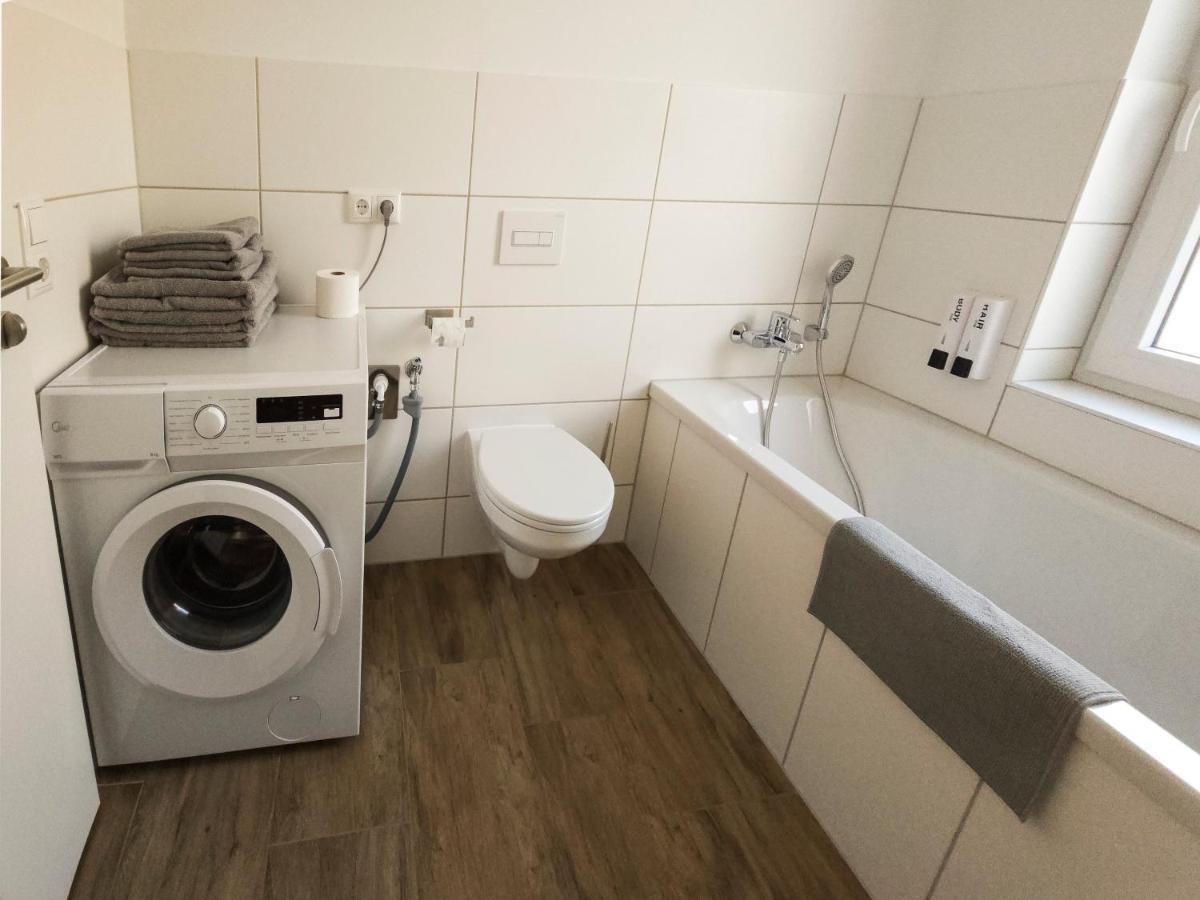 Schoene Ferienwohnung 78M2, 3 Schlafzimmer, 2 Baeder, Zentrumnah, 1Og Erfurt Extérieur photo