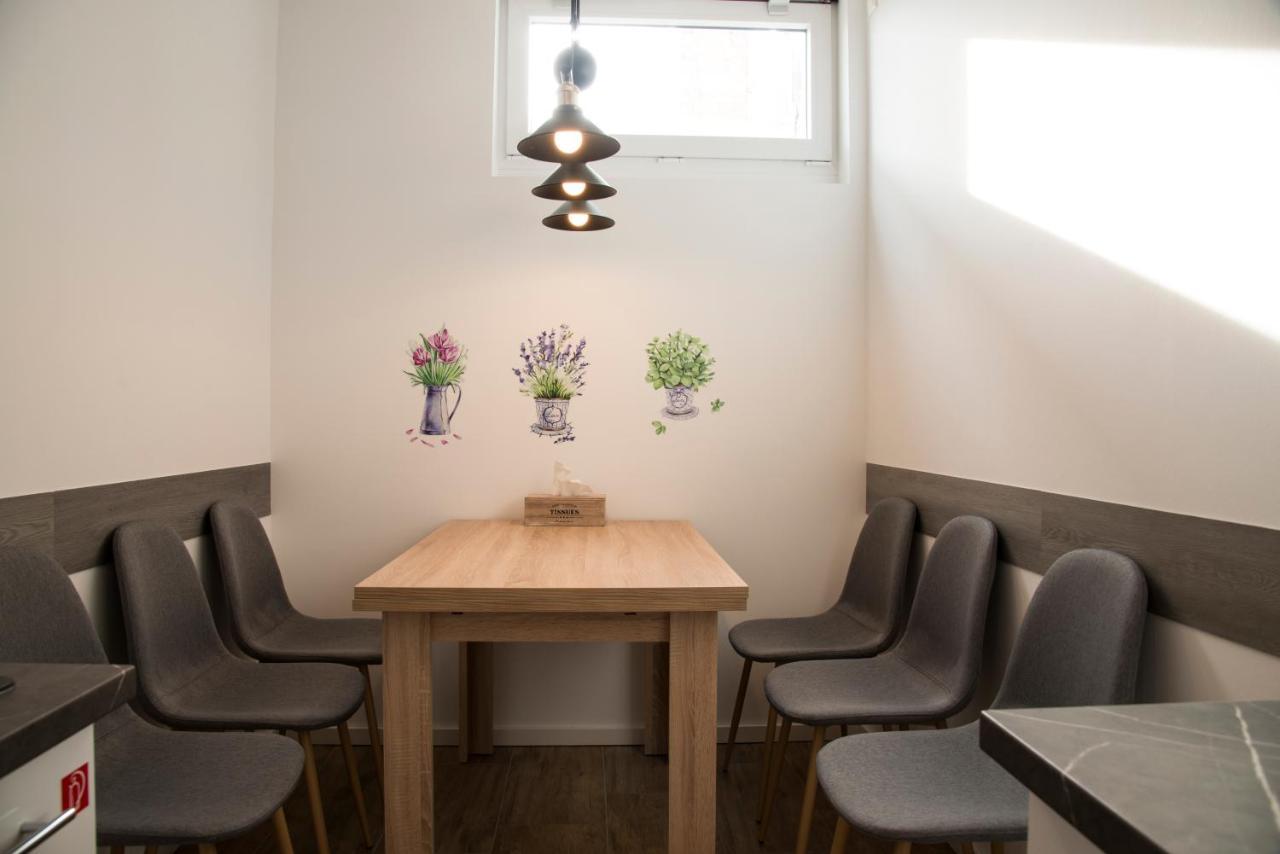 Schoene Ferienwohnung 78M2, 3 Schlafzimmer, 2 Baeder, Zentrumnah, 1Og Erfurt Extérieur photo