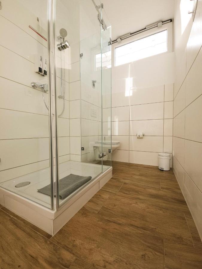 Schoene Ferienwohnung 78M2, 3 Schlafzimmer, 2 Baeder, Zentrumnah, 1Og Erfurt Extérieur photo
